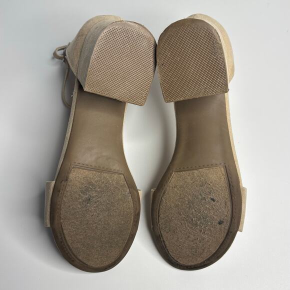 Sugar Women's Noelle Low Two Piece Block Heel Pumps - Picture 8 of 9